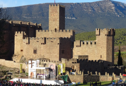 JAVIERADA 2025: Pellegrinaggio al Castello di Javier, luogo di nascita di San Francesco Saverio.